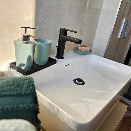 Neu Businessapp In Zentraler Lage Mit 3 Schlafzimmern Fuer Geschaeftsreisende Pendler Und Familien Naehe Sz See Salzgitter Exterior foto